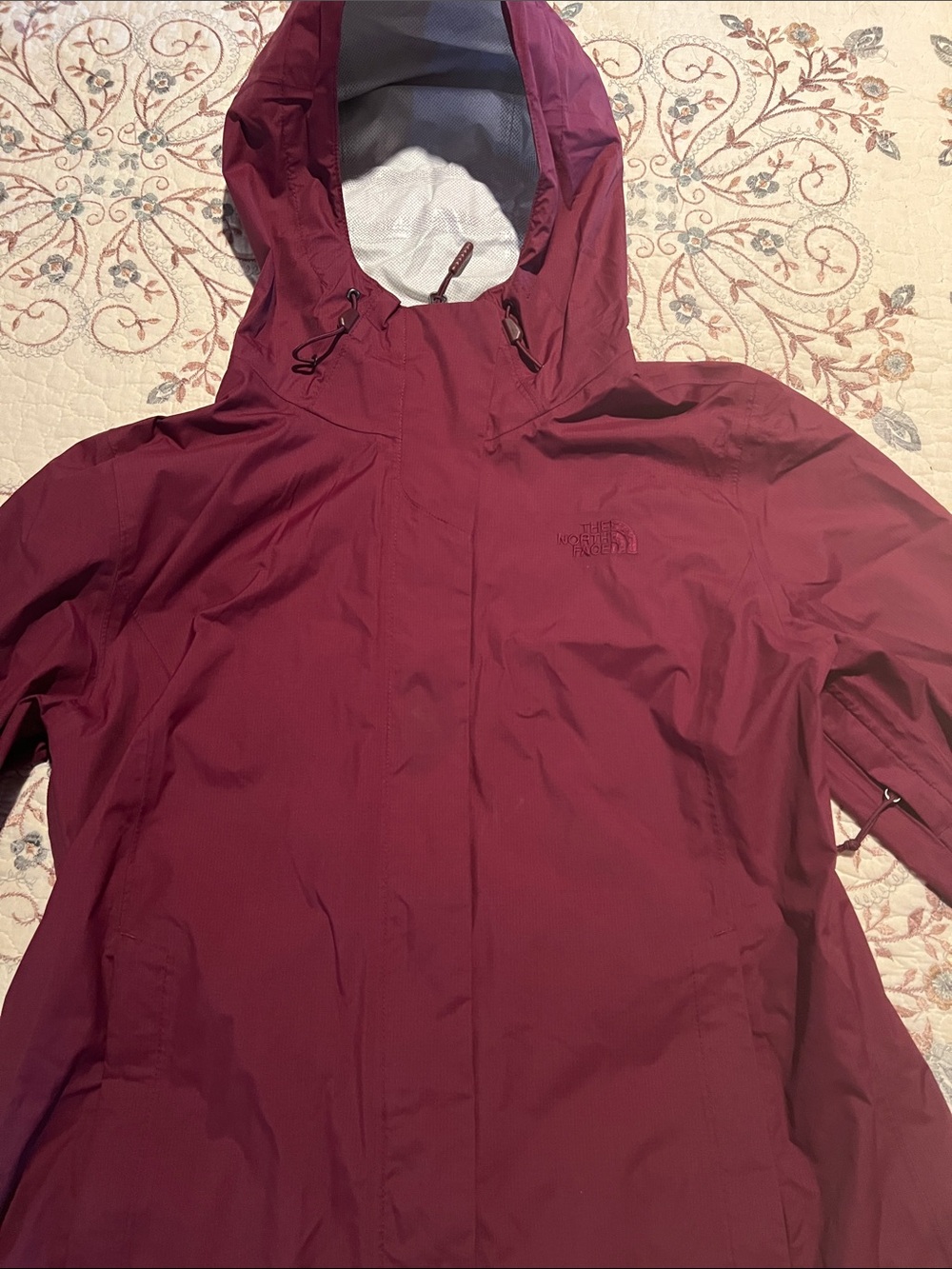 The North Face Women's Venture 2 Waterproof Rain Jacket Burgundy